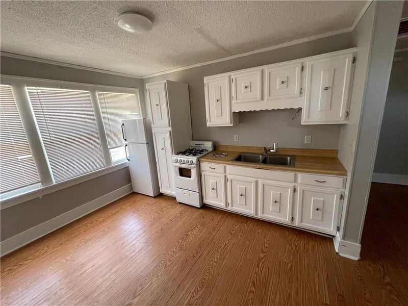 315 3 St, Maryville, MO 64468