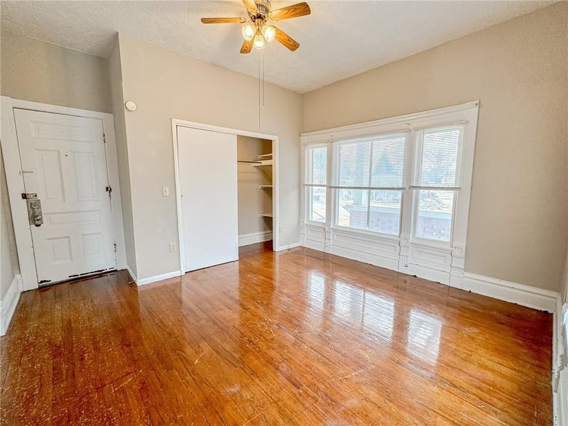 319 3rd St, Maryville, MO 64468