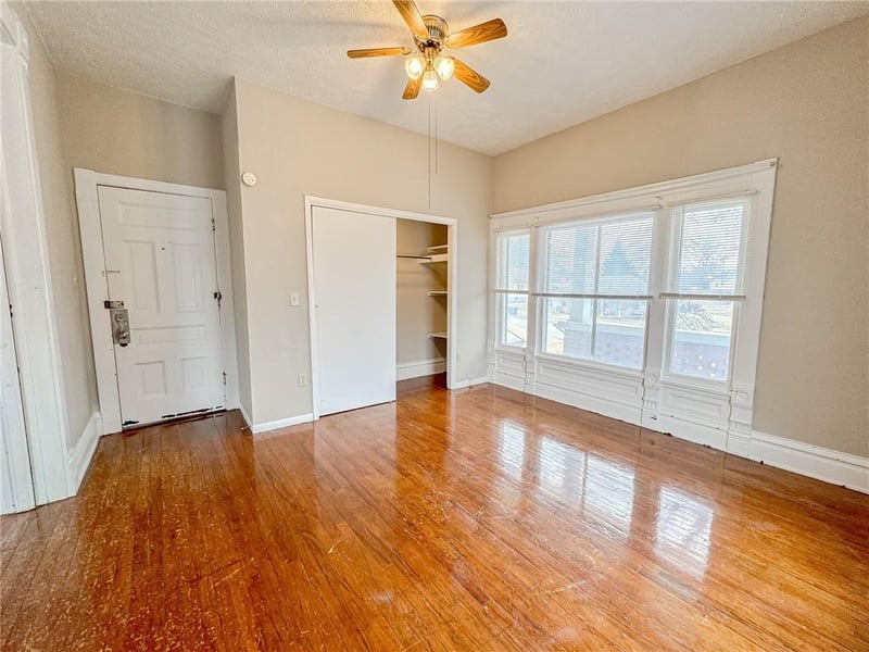 319 3rd St, Maryville, MO 64468