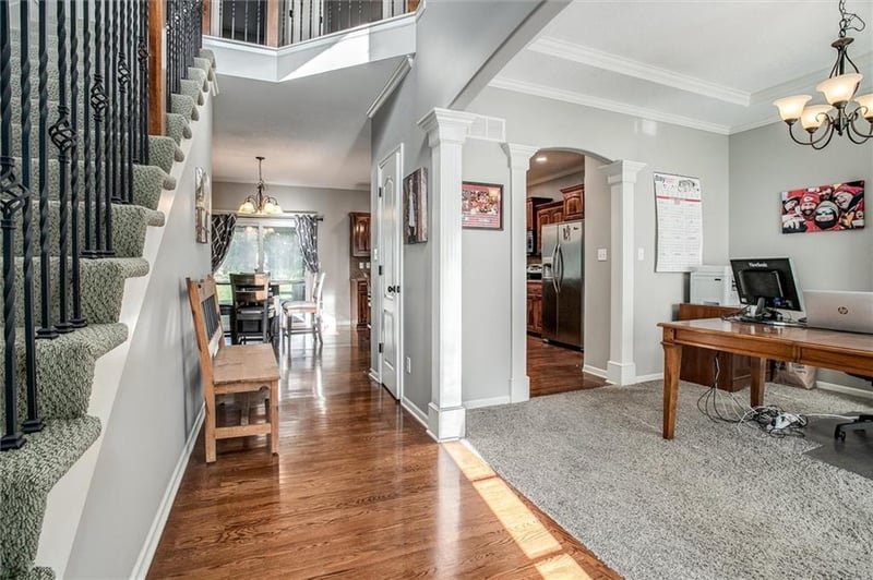 354 Wood Ln, Lee's Summit, MO 64063