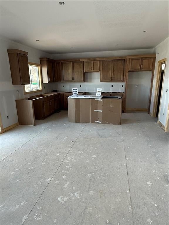 505 Newport Dr, Blue Springs, MO 64014