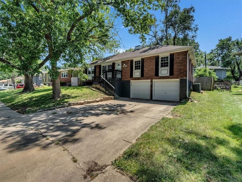 13107 44th Ter, Independence, MO 64055