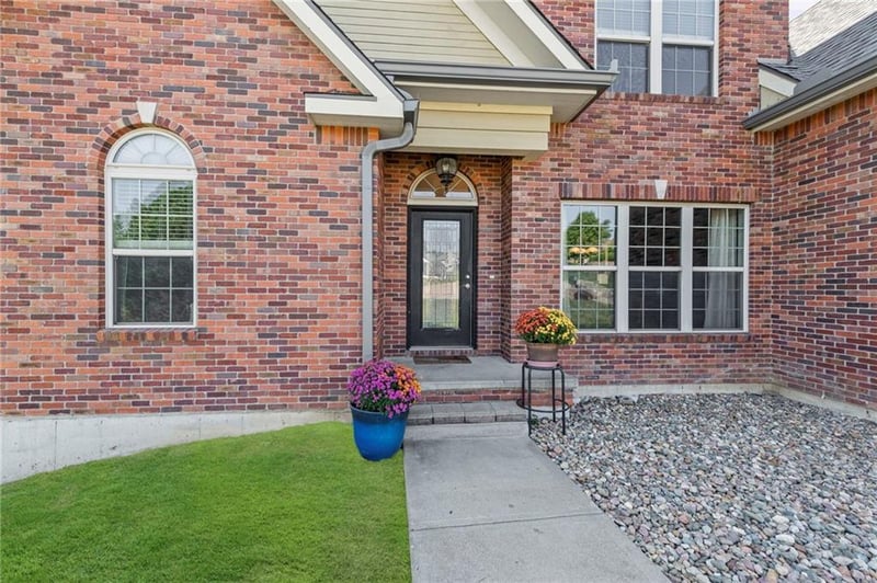11109 Club View Dr, St Joseph, MO 64505