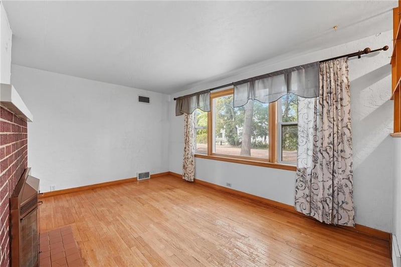 207 Hawthorne Ave, Independence, MO 64053