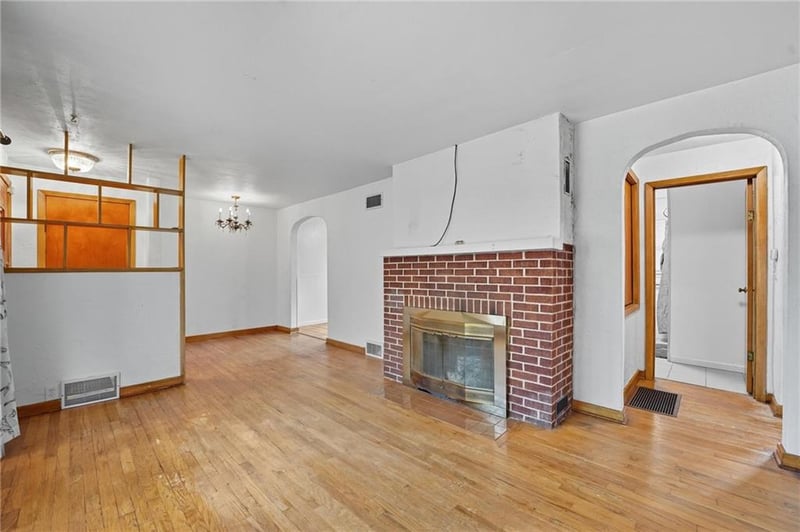 207 Hawthorne Ave, Independence, MO 64053