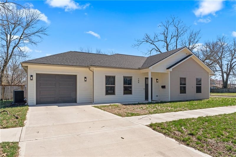 144 Pacific Ave, Osawatomie, KS 66064