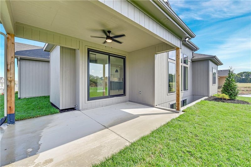 16204 Twilight Ln, Olathe, KS 66062
