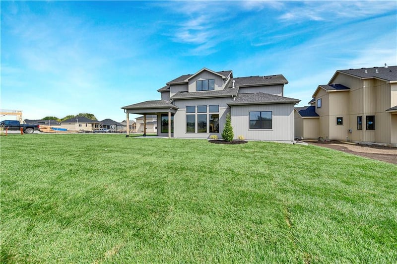 16204 Twilight Ln, Olathe, KS 66062