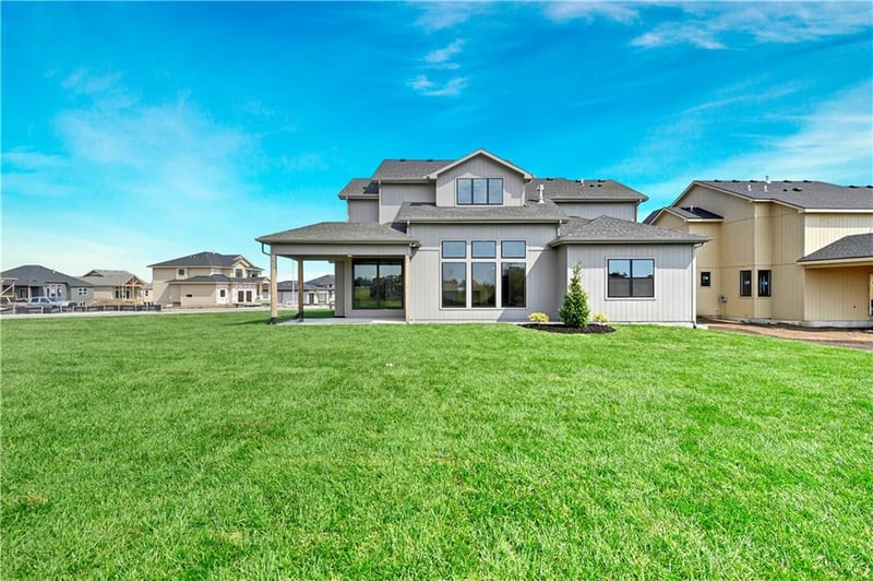 16204 Twilight Ln, Olathe, KS 66062