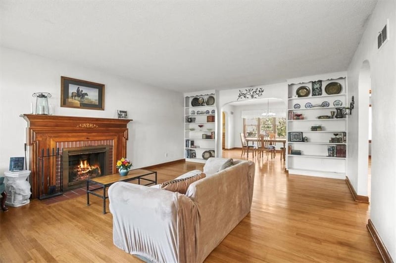 3861 Blue Ridge Blvd, Independence, MO 64052