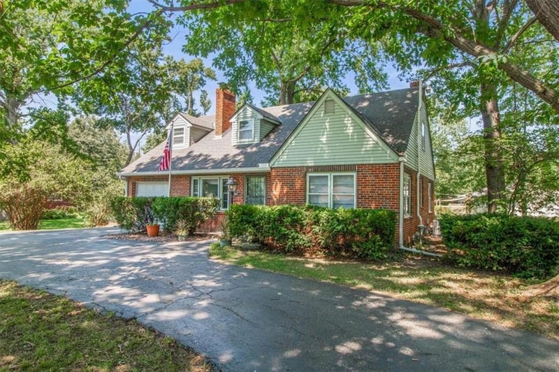 3861 Blue Ridge Blvd, Independence, MO 64052