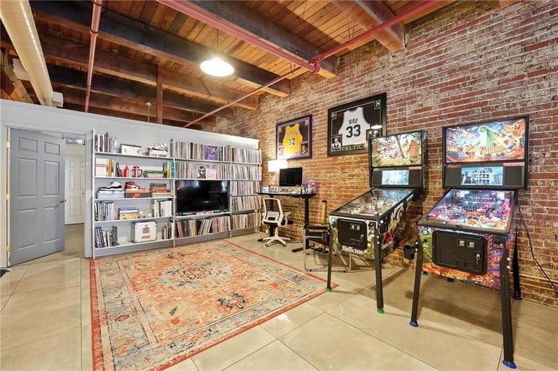 306 W 7th St #201, Kansas City, MO 64105