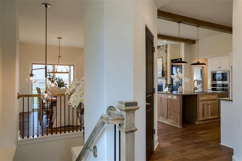 2233 Crown Dr, Lee's Summit, MO 64082