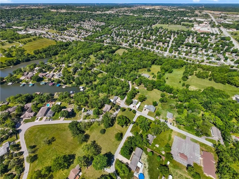 1717 Luther Rd, Lee's Summit, MO 64086