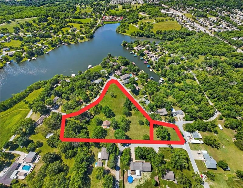 1717 Luther Rd, Lee's Summit, MO 64086