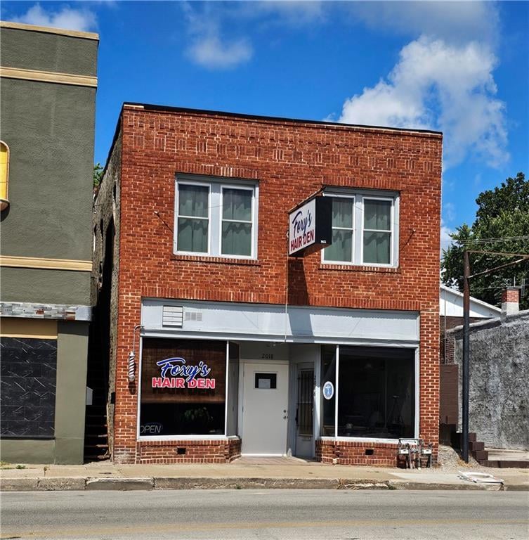 2018 Saint Joseph Ave, St Joseph, MO 64505