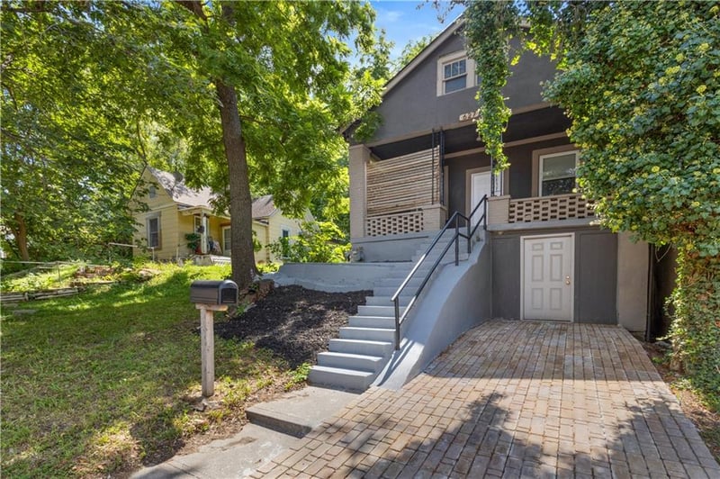 627 Sumner Ave, Kansas City, KS 66101