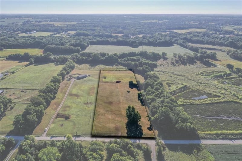 183rd St, Tonganoxie, KS 66086