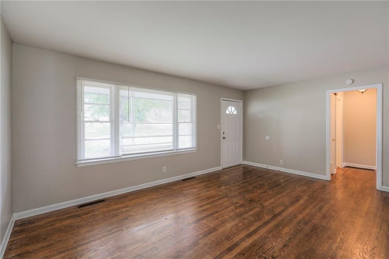 12809 Bowen St, Independence, MO 64055