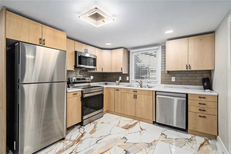 3128 Puckett Rd, Kansas City, KS 66103