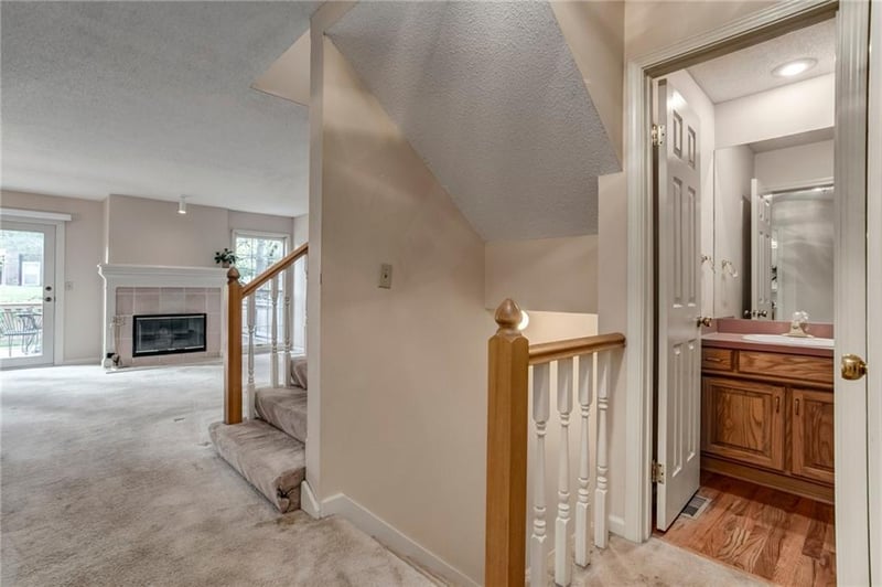 9417 W 120th St, Overland Park, KS 66213