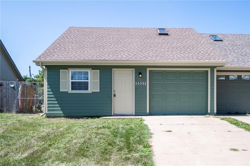 2523 Morningside Dr, Lawrence, KS 66047