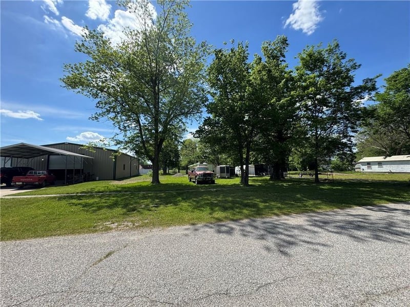307 Magnolia Ave, Columbus, KS 66725