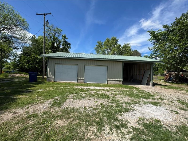 307 Magnolia Ave, Columbus, KS 66725