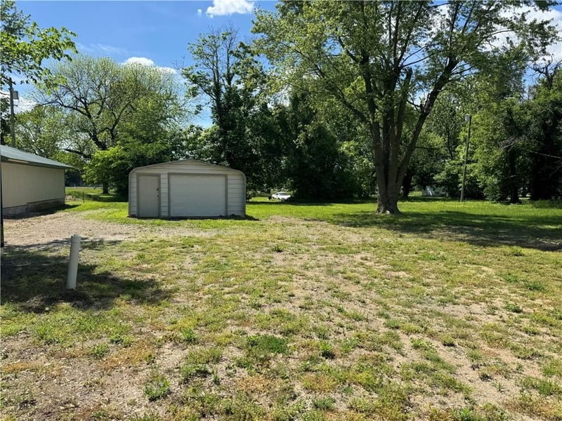 311 Magnolia Ave, Columbus, KS 66725