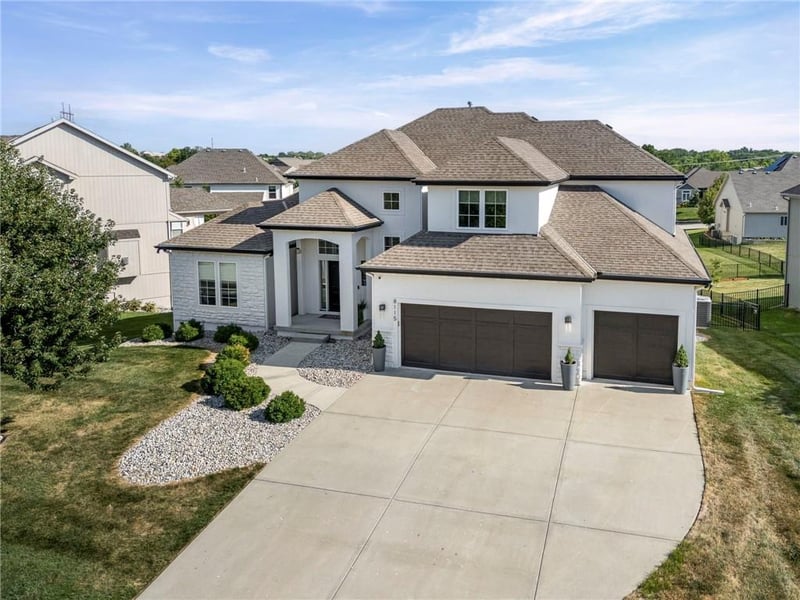 8115 NW 90th St, Kansas City, MO 64153