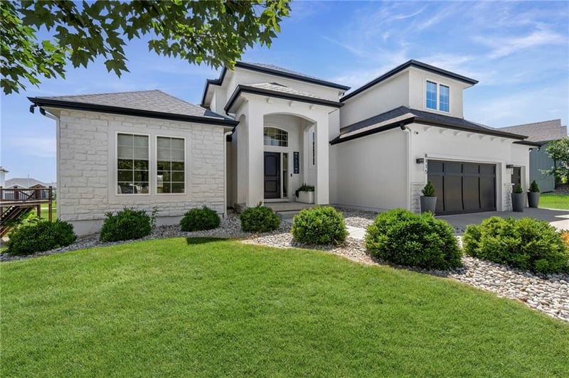 8115 NW 90th St, Kansas City, MO 64153