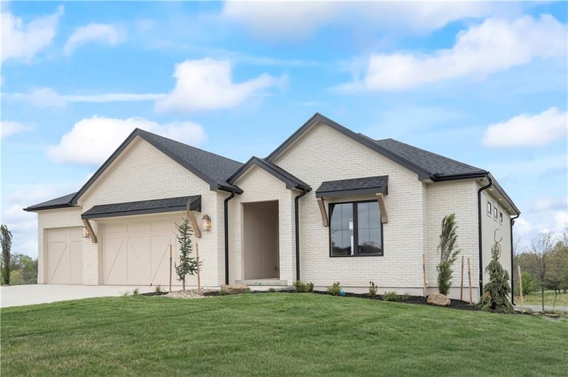 1816 Lashbrook Cir, Lee's Summit, MO 64086