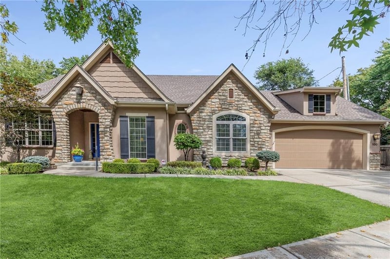 100 W 62nd St, Kansas City, MO 64113