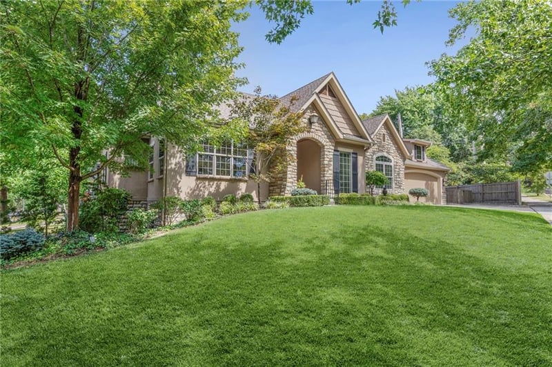 100 W 62nd St, Kansas City, MO 64113