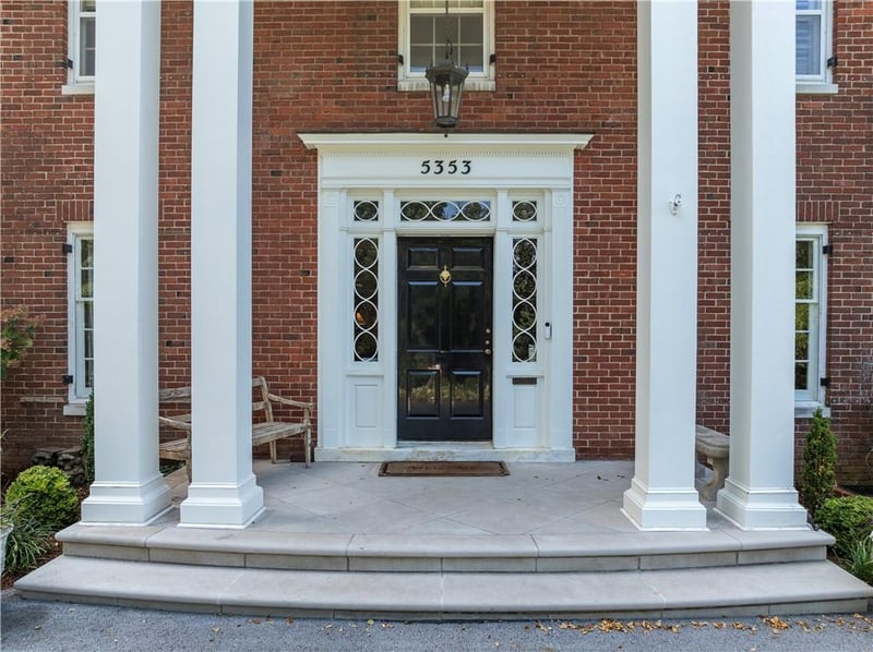 5353 Sunset Dr, Kansas City, MO 64112