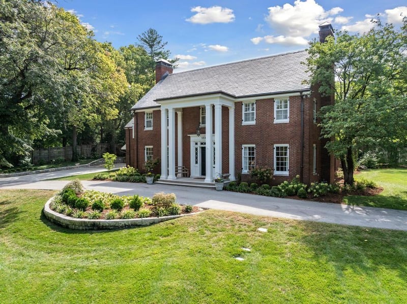 5353 Sunset Dr, Kansas City, MO 64112