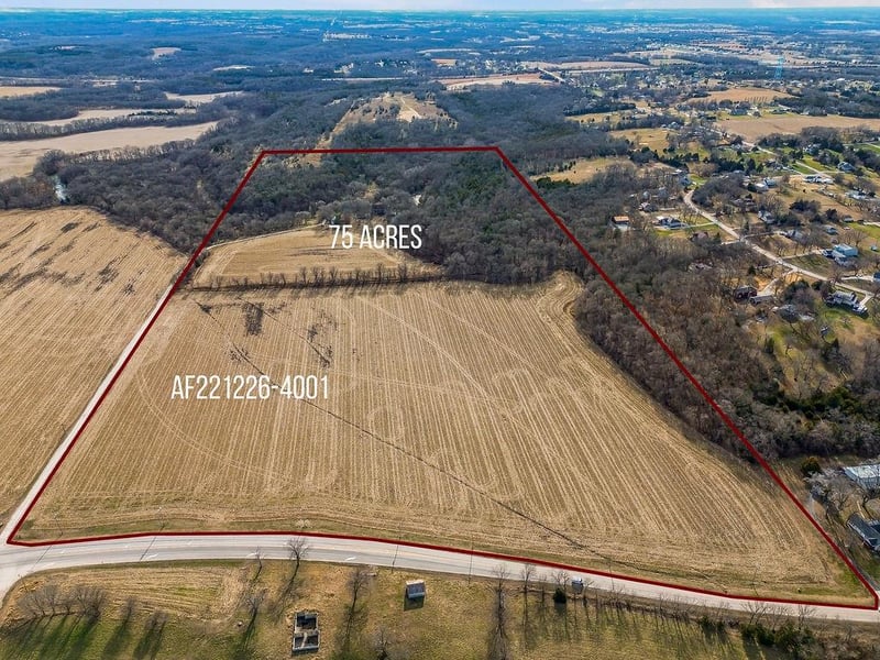 29655 83rd St, De Soto, KS 66018