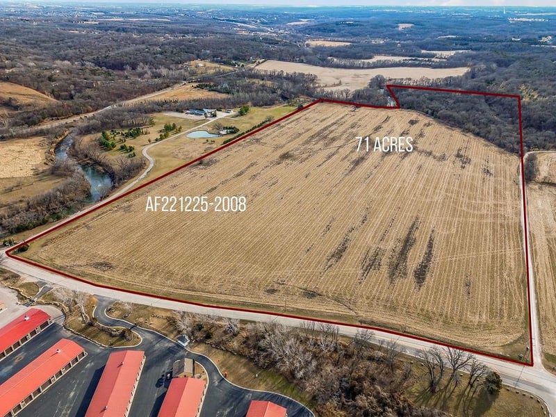 29655 83rd St, De Soto, KS 66018