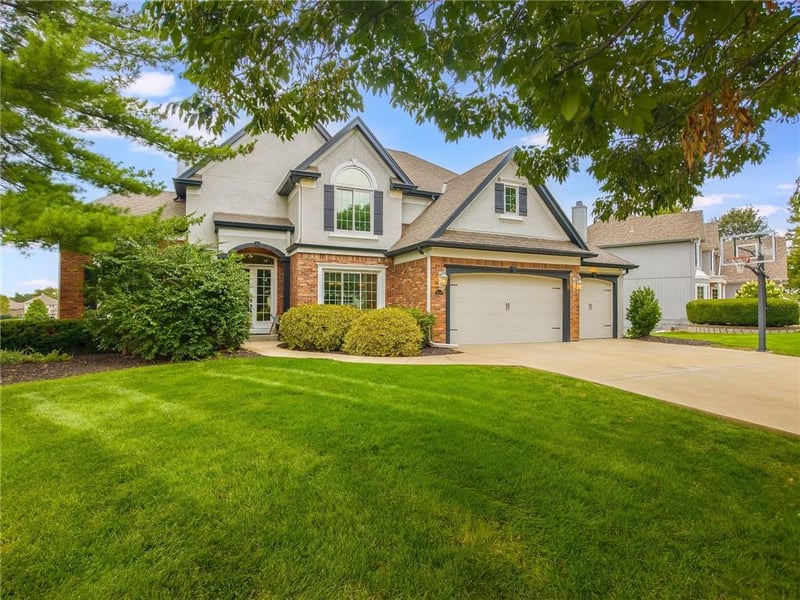 10134 N Montgall Ave, Kansas City, MO 64155