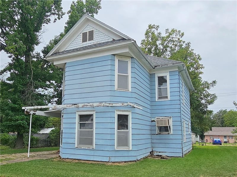 804 Washington Ave, Iola, KS 66749