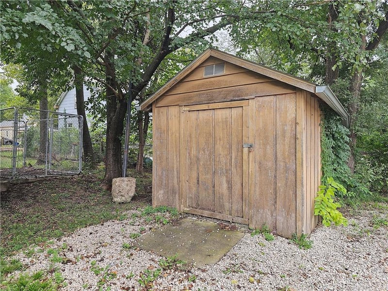 804 Washington Ave, Iola, KS 66749