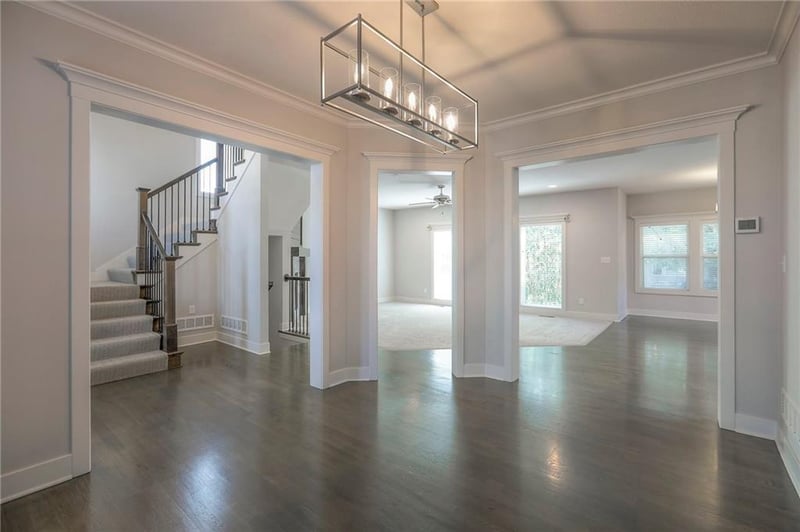 1305 Goshen Dr, Lee's Summit, MO 64064