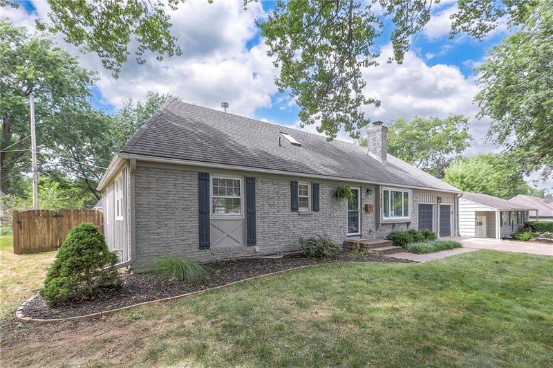 7620 Russell Rd, Overland Park, KS 66204