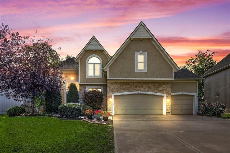14112 Noland St, Overland Park, KS 66221