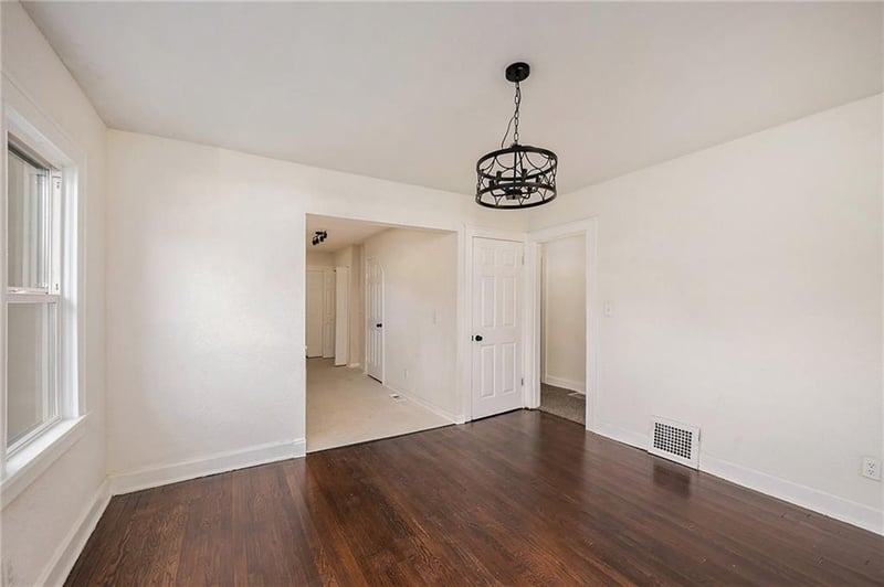 5158 Brookwood Ave, Kansas City, MO 64110