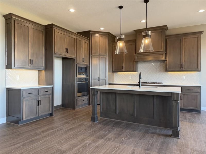1136 SW Whitby Dr, Lee's Summit, MO 64083