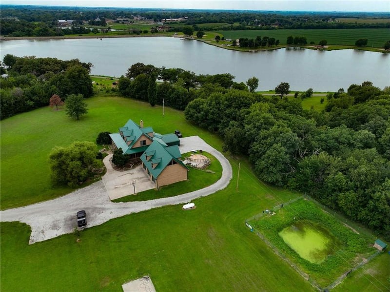 1900 Yates Ave, Horton, KS 66439