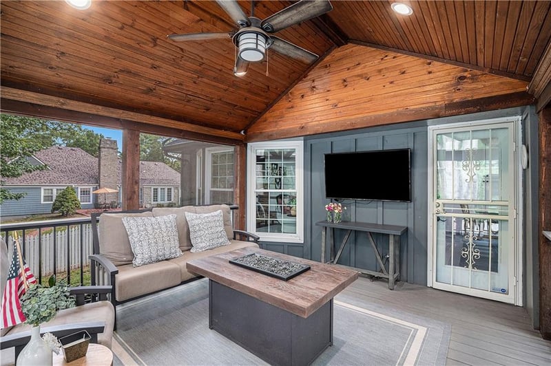 6710 Broadmoor St, Overland Park, KS 66204