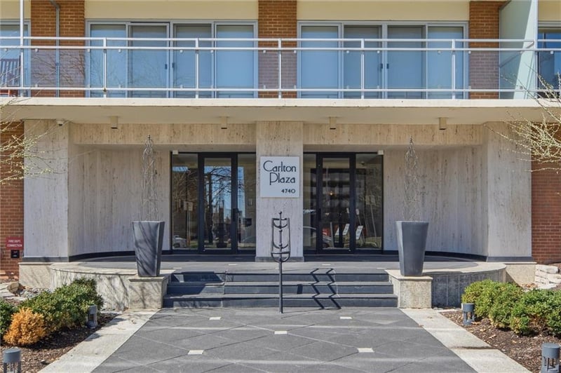 4740 Roanoke Pw #1104-1105, Kansas City, MO 64112