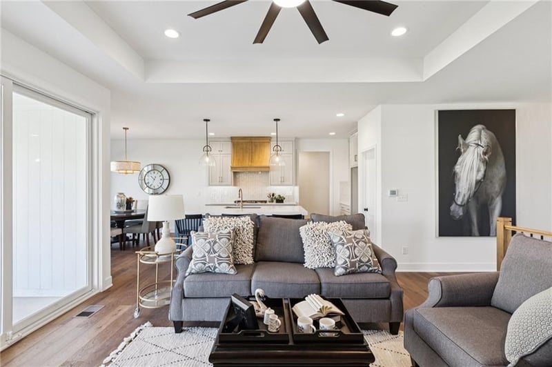 1836 Green Meadow Dr, Liberty, MO 64068